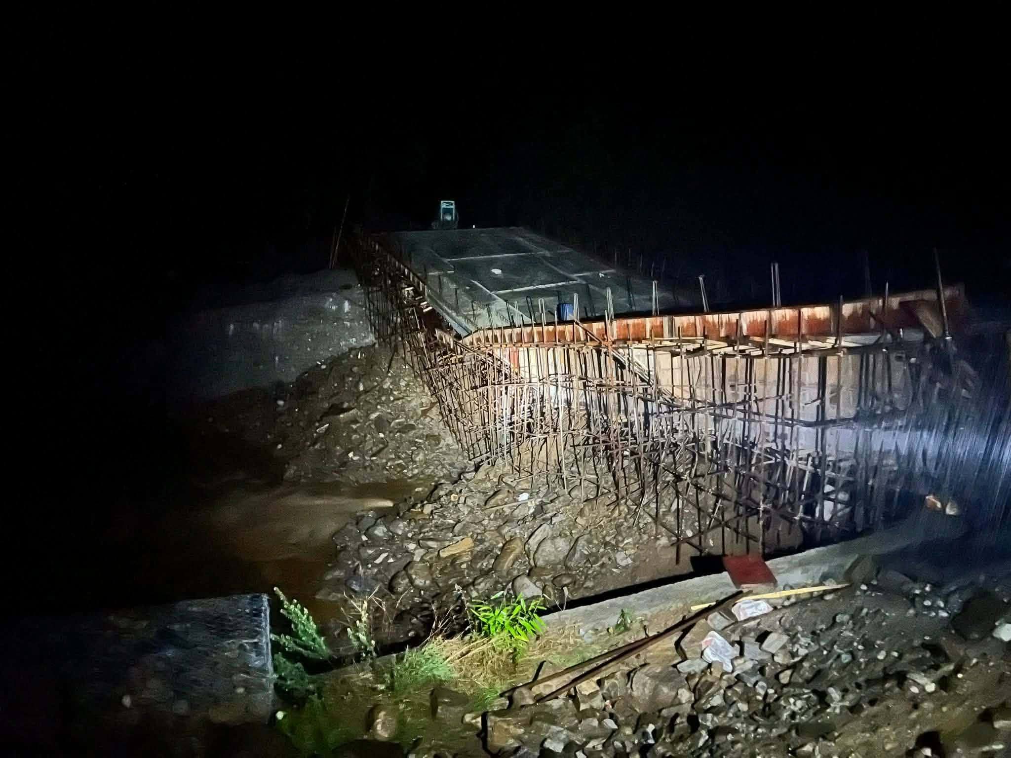 हिउँदे बाढीले भाँच्यो निर्माणाधीन मोटरेबल पुल