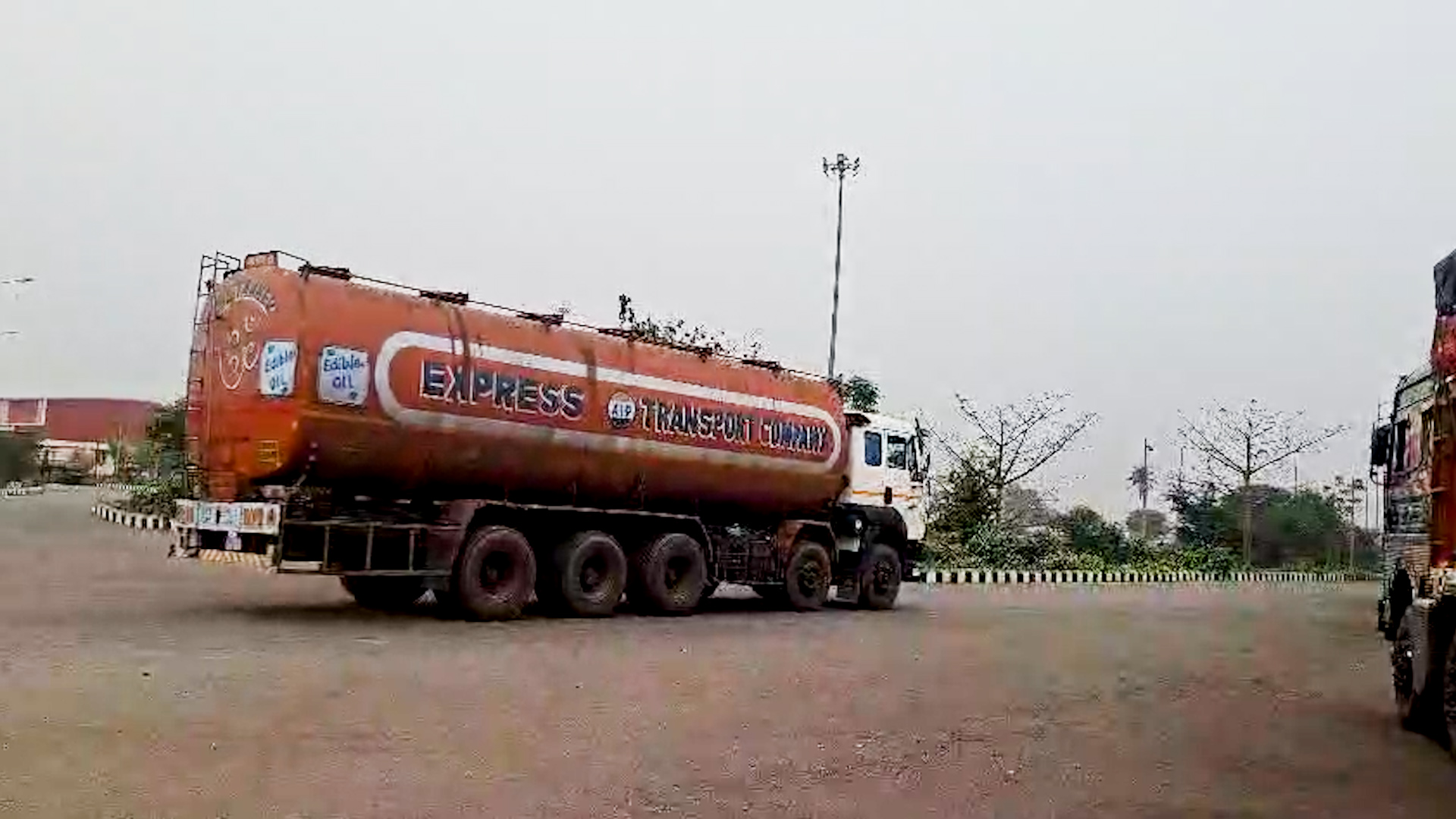 विराटनगर भन्सार कार्यालयबाट दुई दिनको अवधिमा करिब ३ लाख ४५ हजार ७ सय ८३ किलो एलपी ग्यास नेपाल आयात